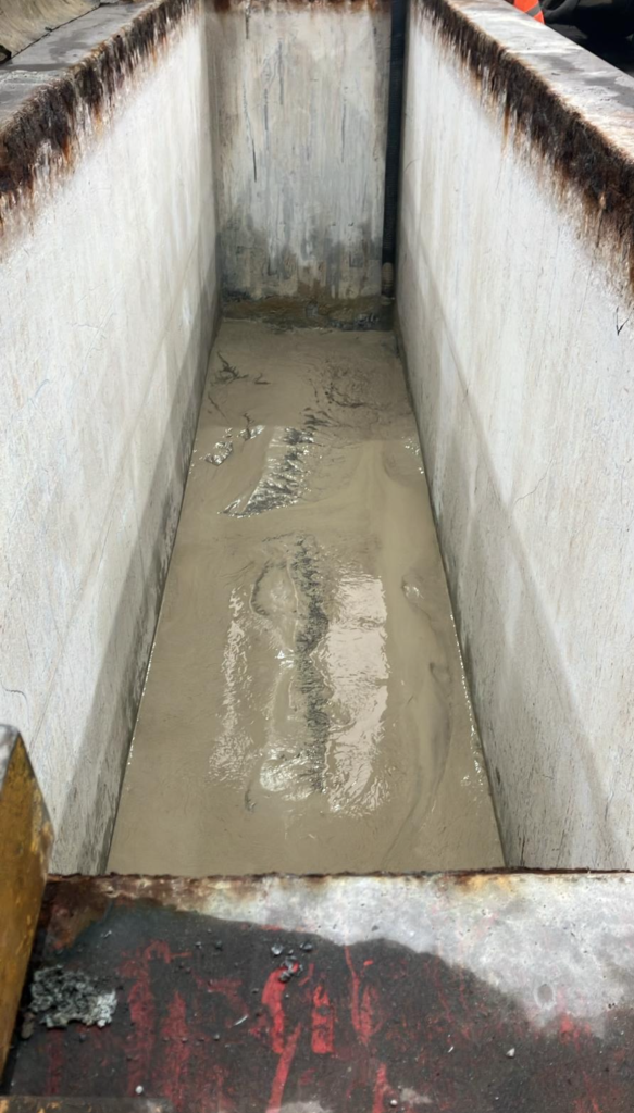Galvanizing bath empty