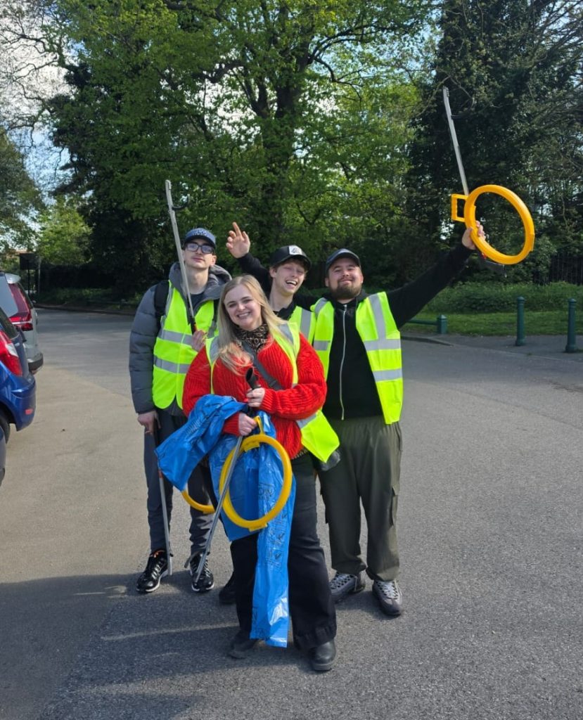 Widnes Galvanising litter picking